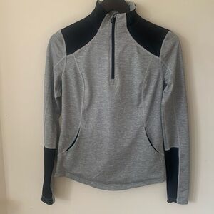 Tek Gear Women Pullover Size S black gray 2 front pocket finger hole qua…
